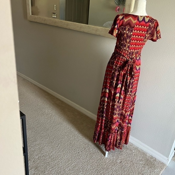 Forever 21: Women Junior Floral Maxi Dress with back sash. Size M - Picture 3 of 8